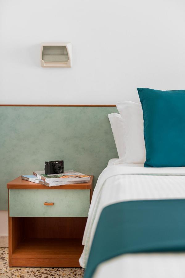 Hotel Très Jolie Rimini Esterno foto