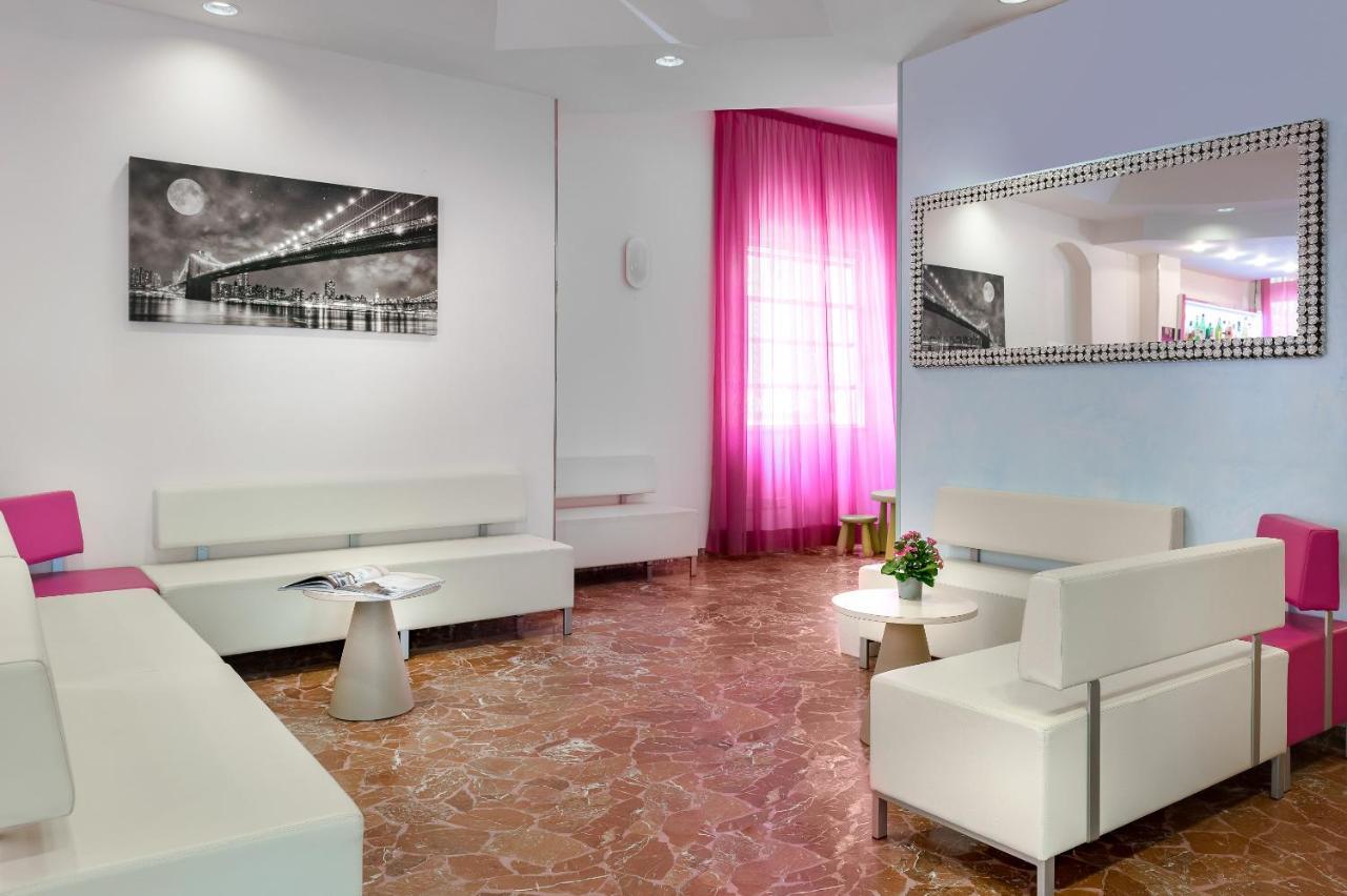 Hotel Très Jolie Rimini Esterno foto