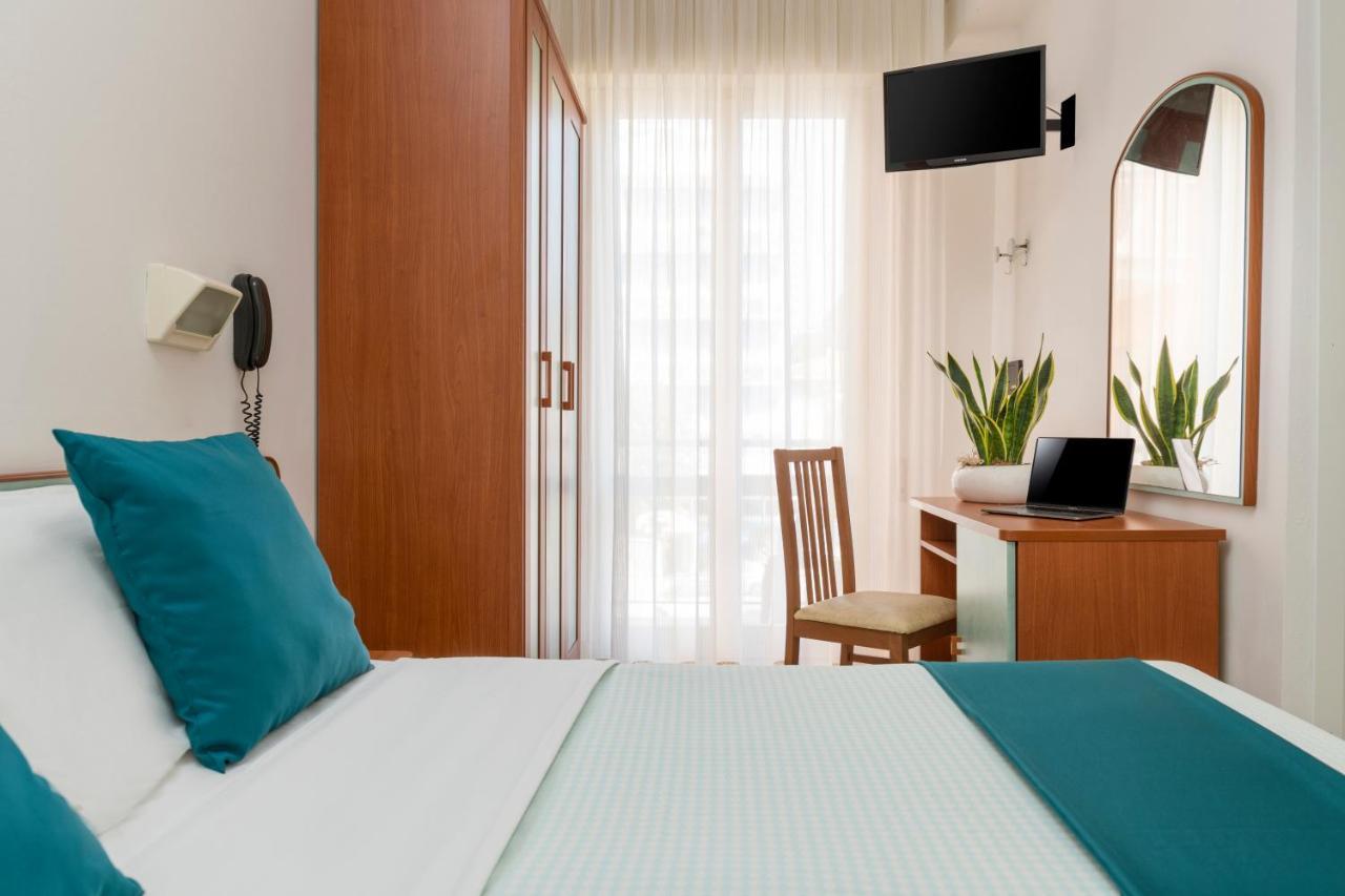 Hotel Très Jolie Rimini Esterno foto