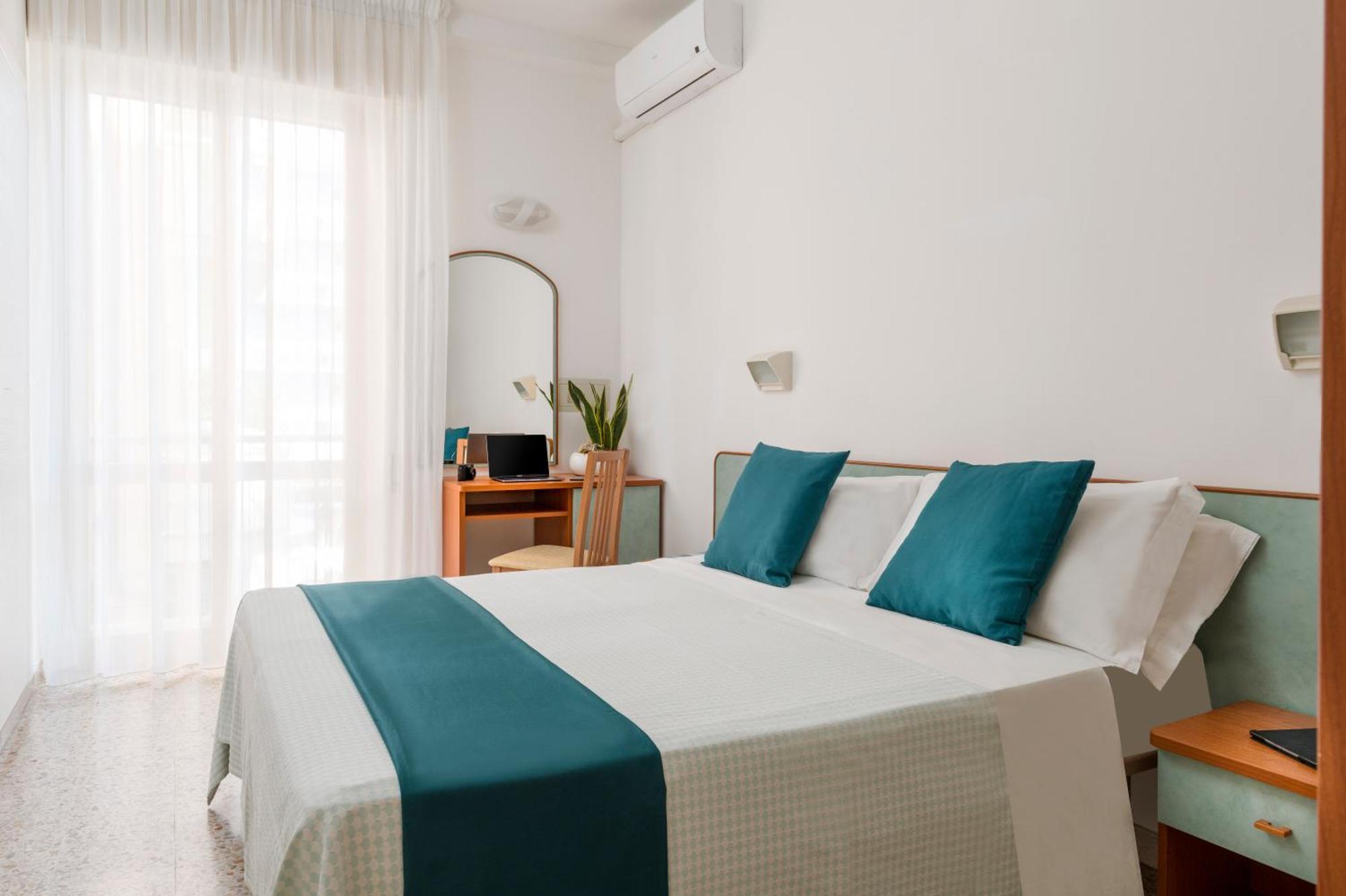 Hotel Très Jolie Rimini Esterno foto