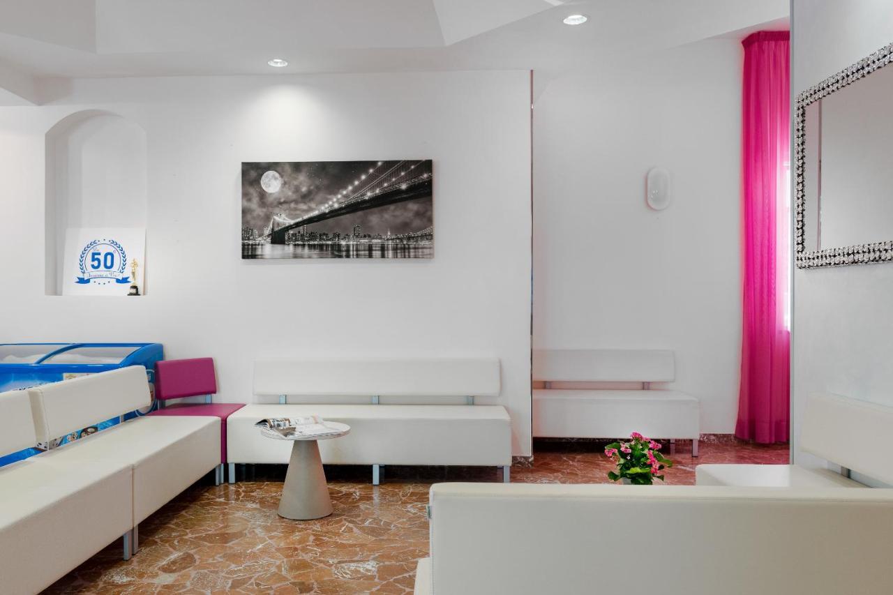 Hotel Très Jolie Rimini Esterno foto